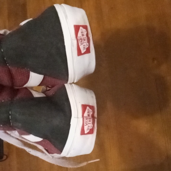 VANS - Picture 3 of 4